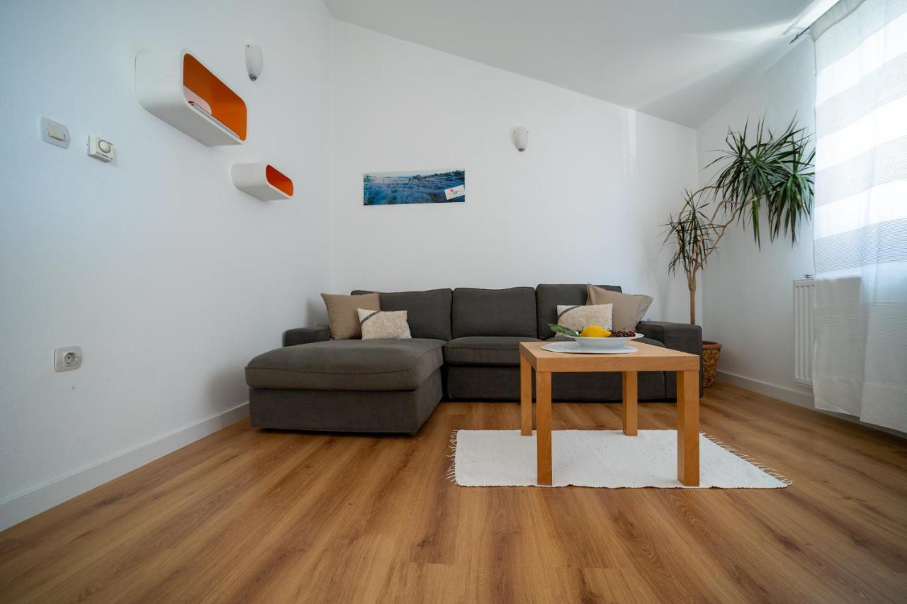 Apartments A&T Sukošan Eksteriør billede