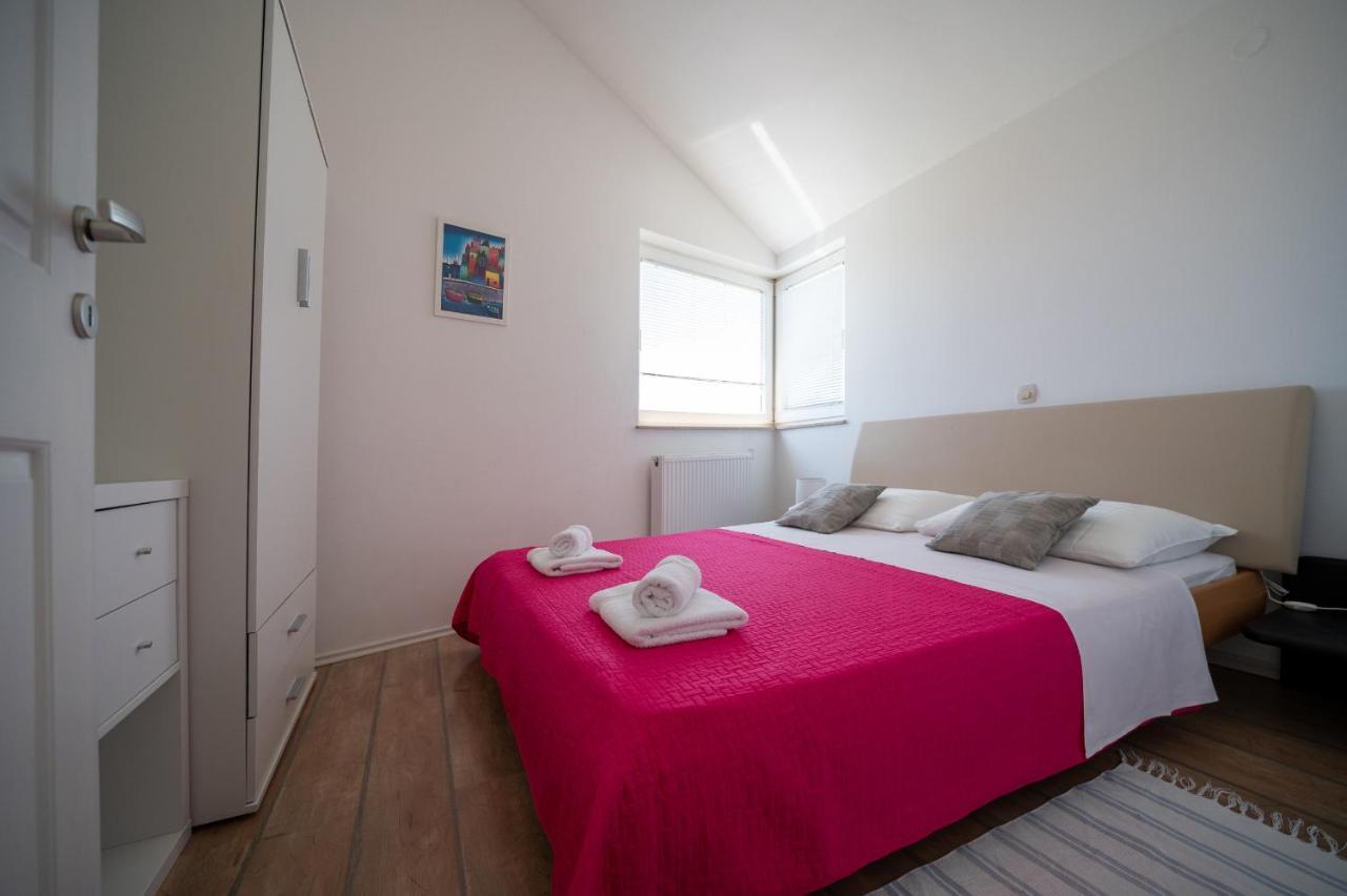 Apartments A&T Sukošan Eksteriør billede