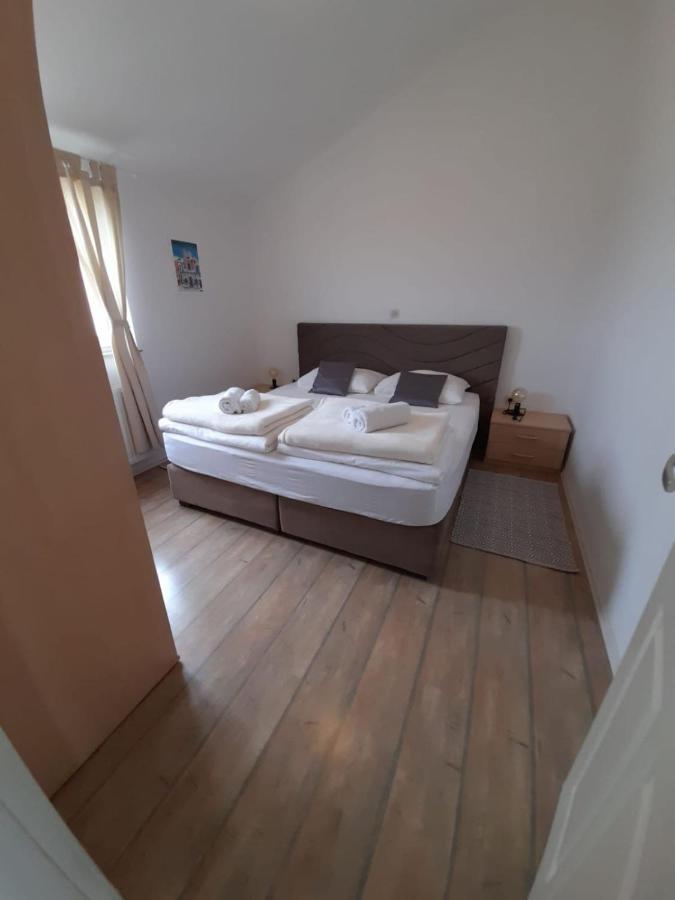Apartments A&T Sukošan Eksteriør billede